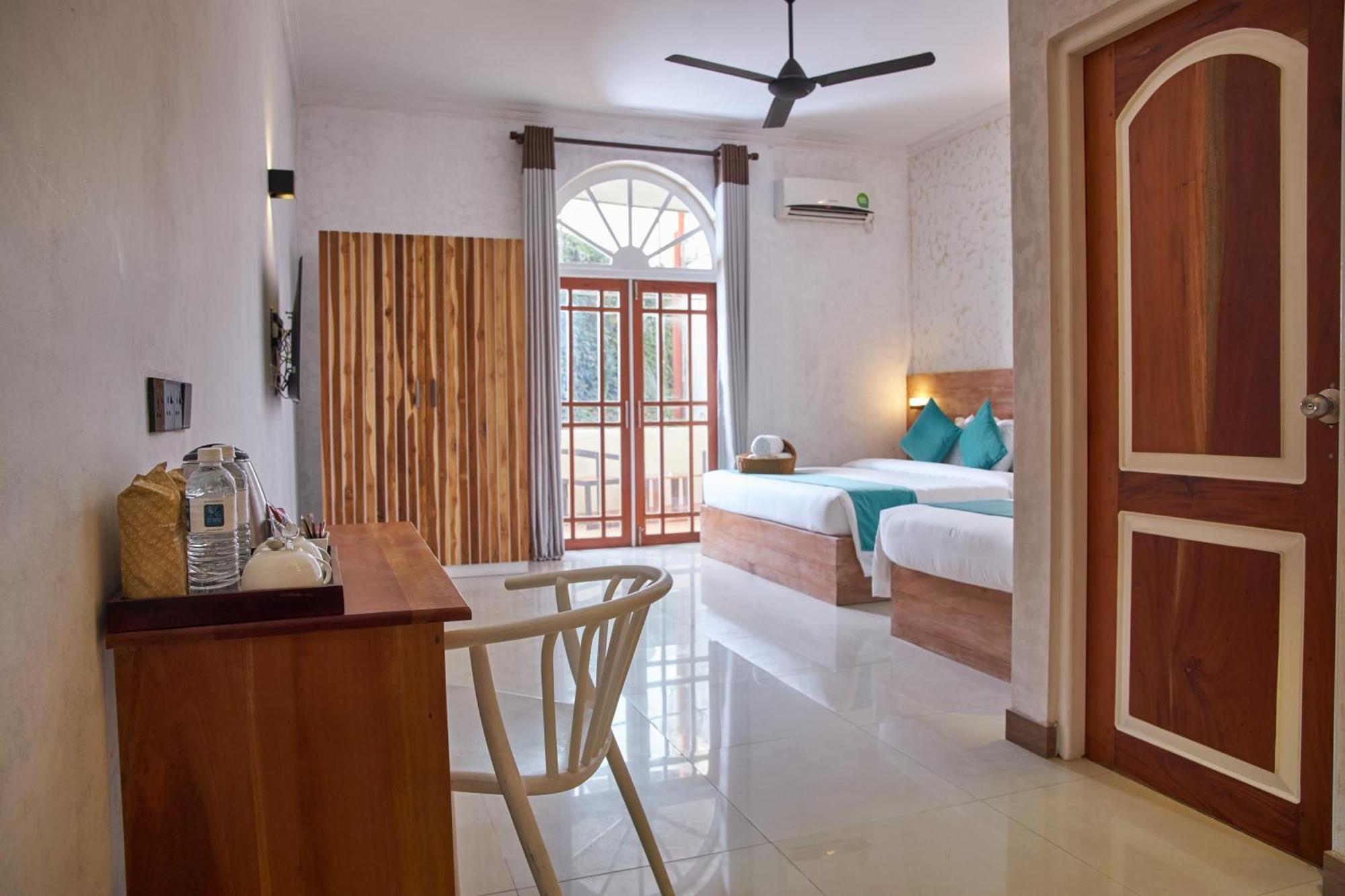 Seahorse Hotel & Spa Negombo Exteriör bild