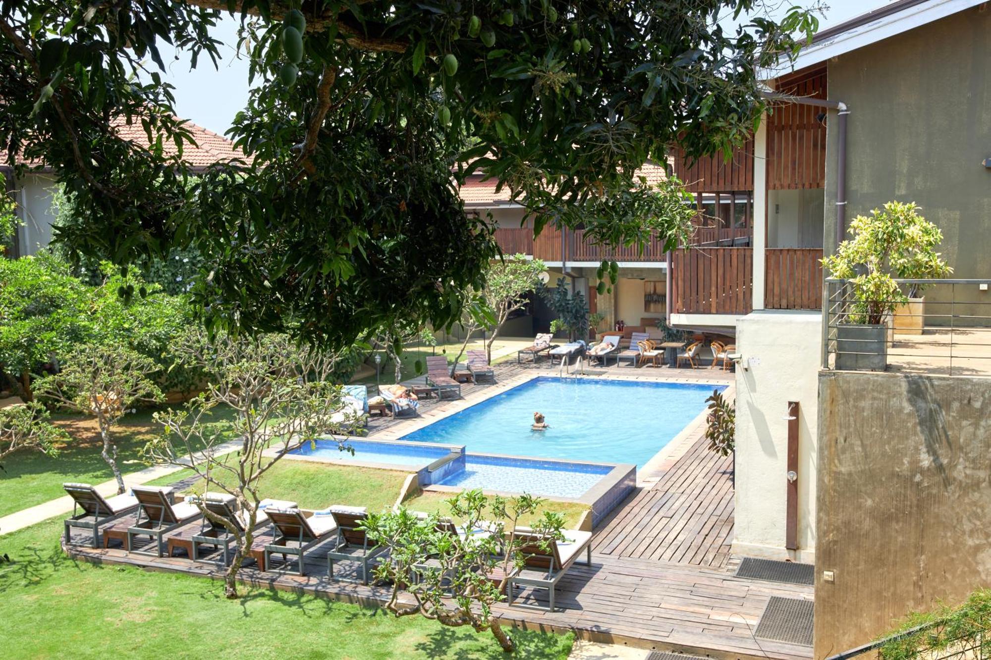 Seahorse Hotel & Spa Negombo Exteriör bild