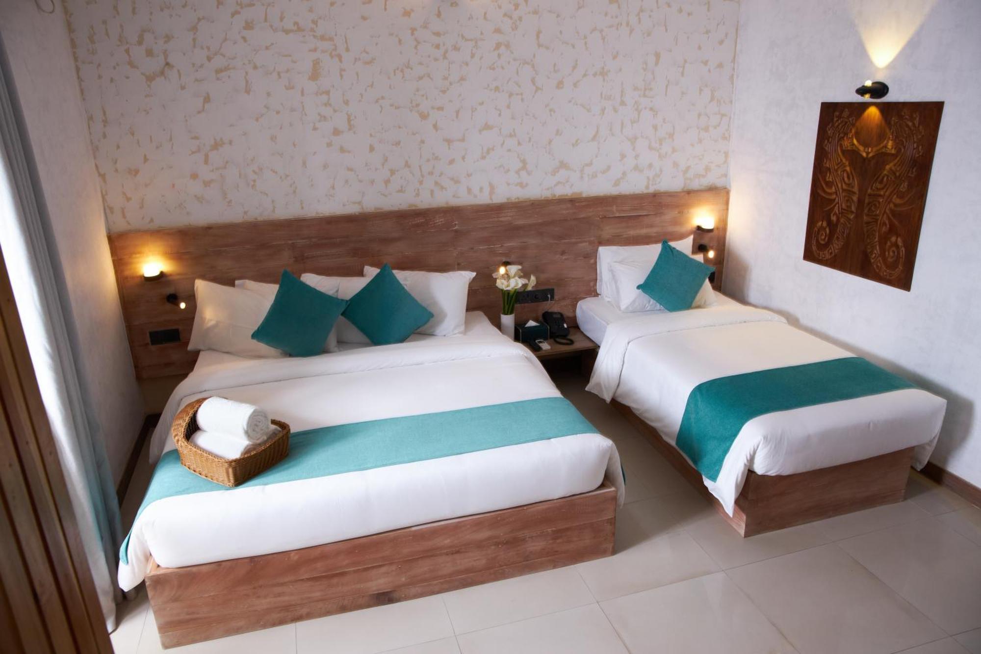 Seahorse Hotel & Spa Negombo Exteriör bild