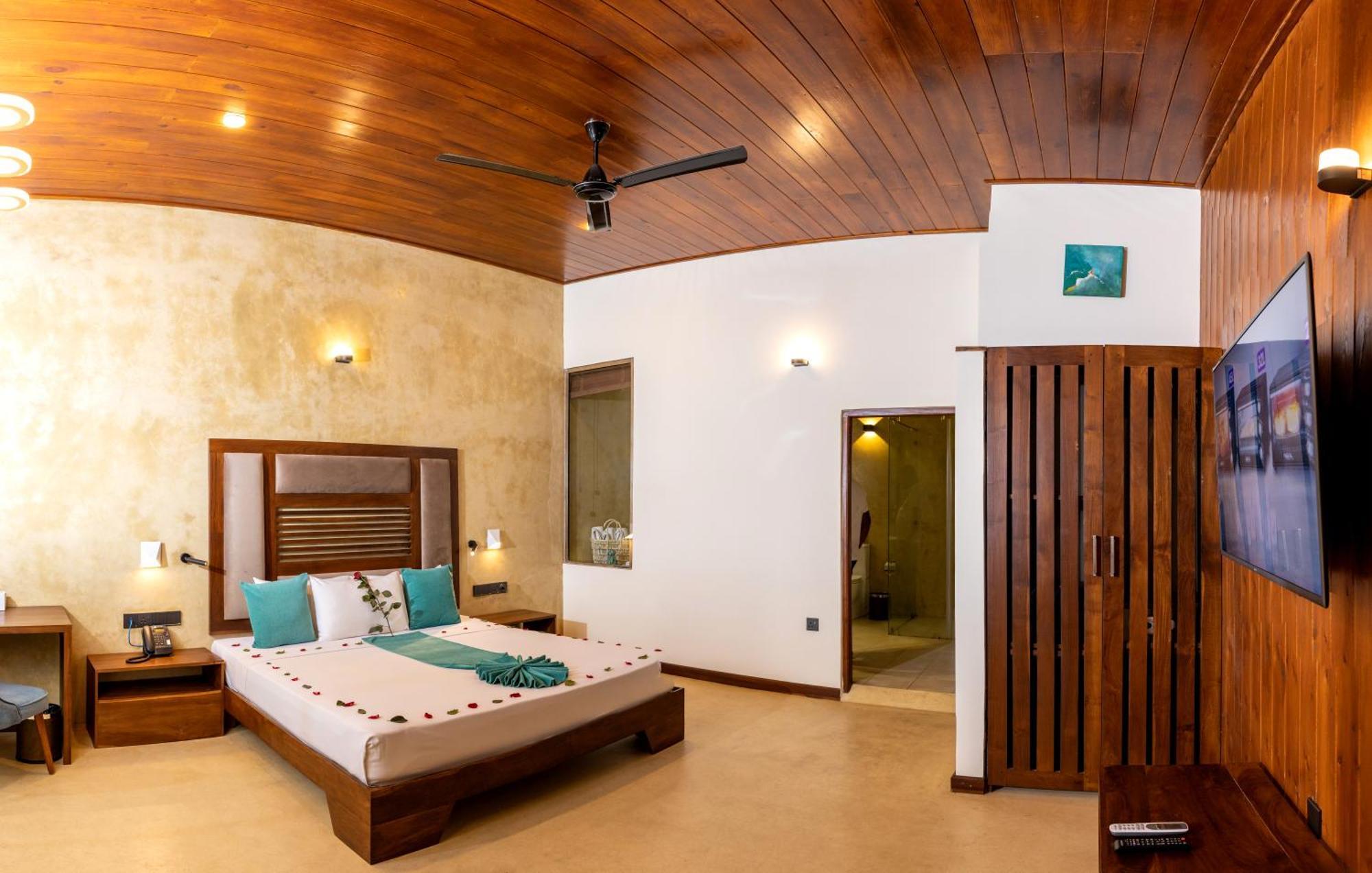 Seahorse Hotel & Spa Negombo Exteriör bild