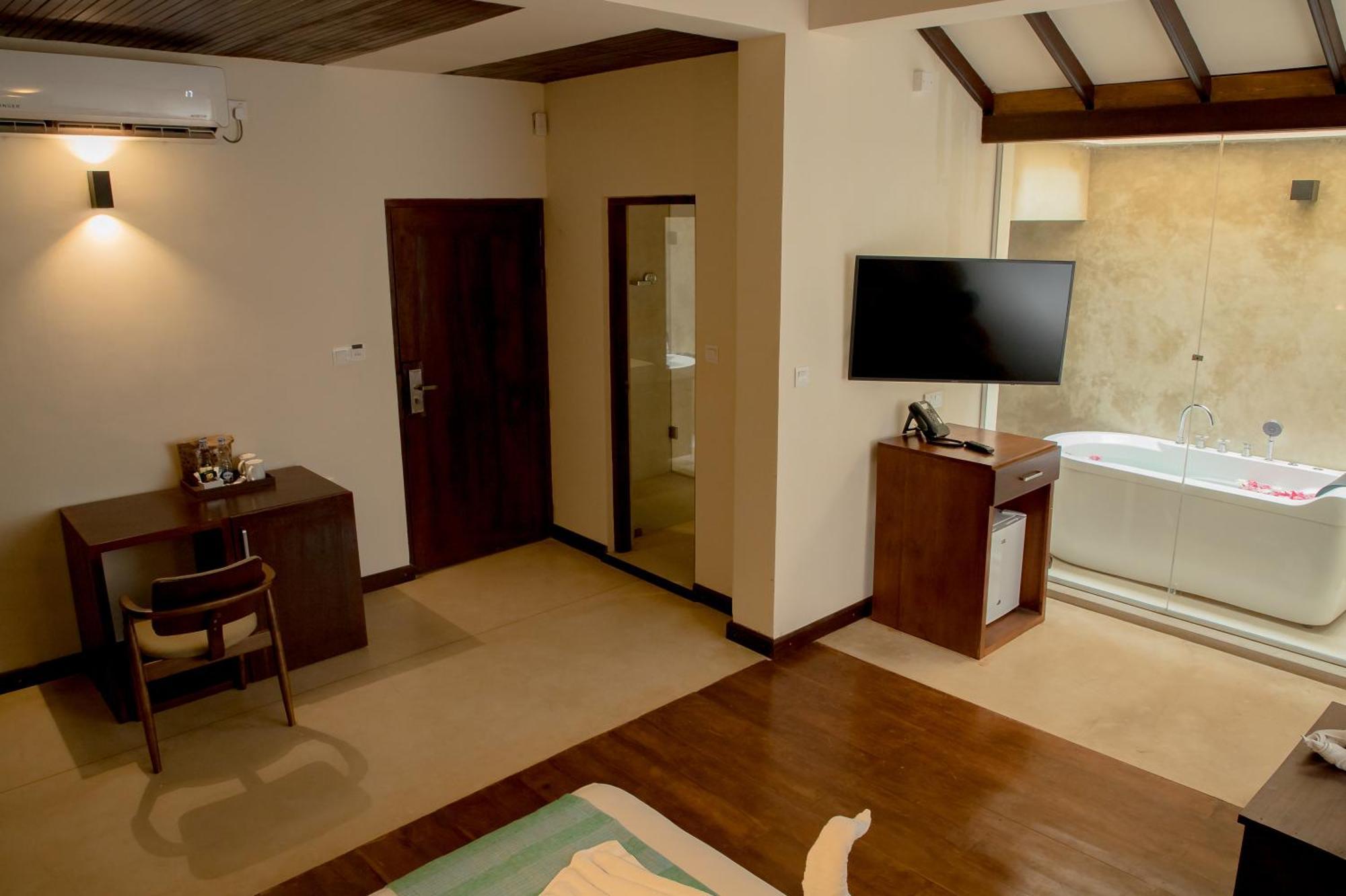Seahorse Hotel & Spa Negombo Exteriör bild