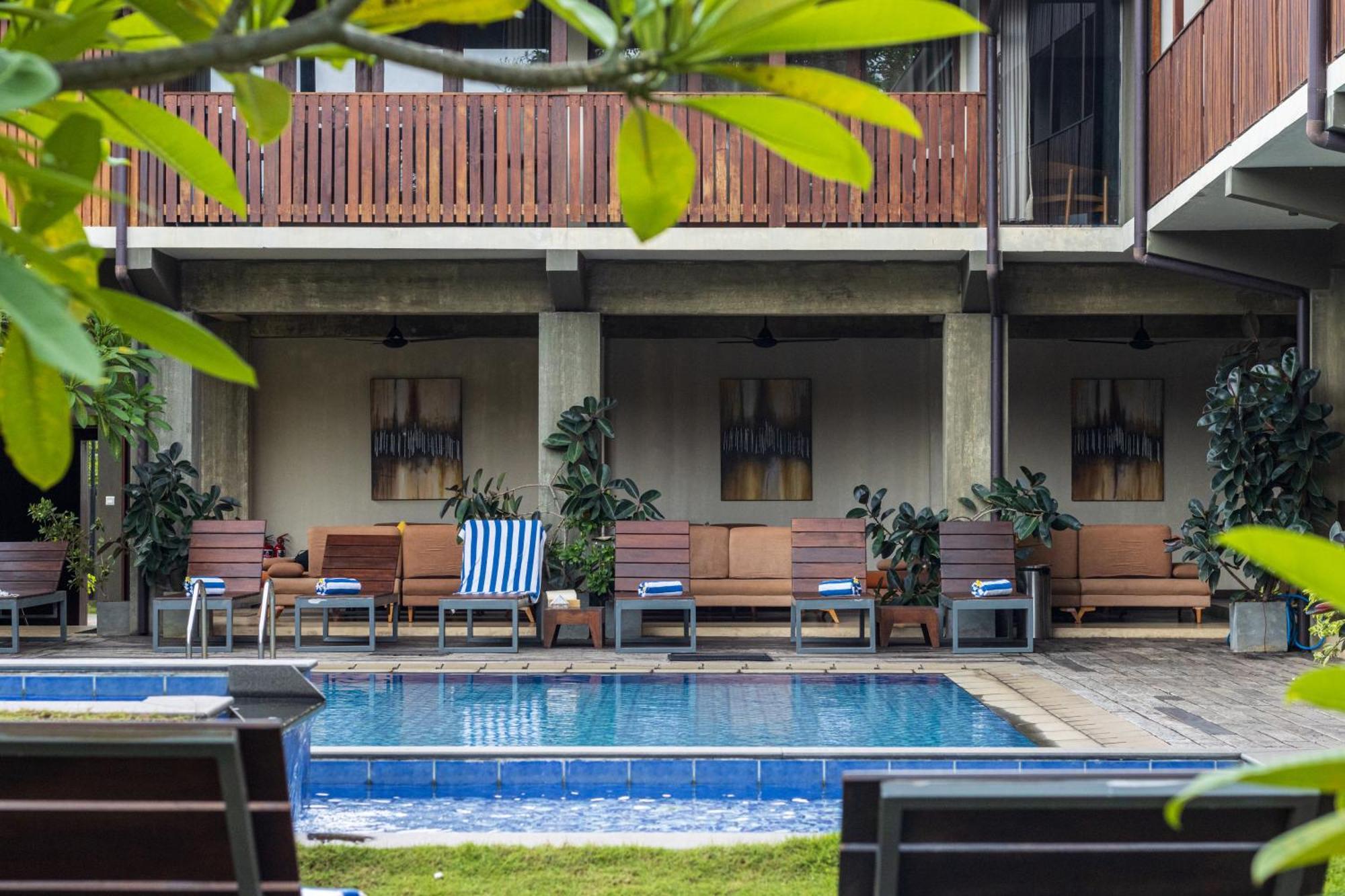 Seahorse Hotel & Spa Negombo Exteriör bild