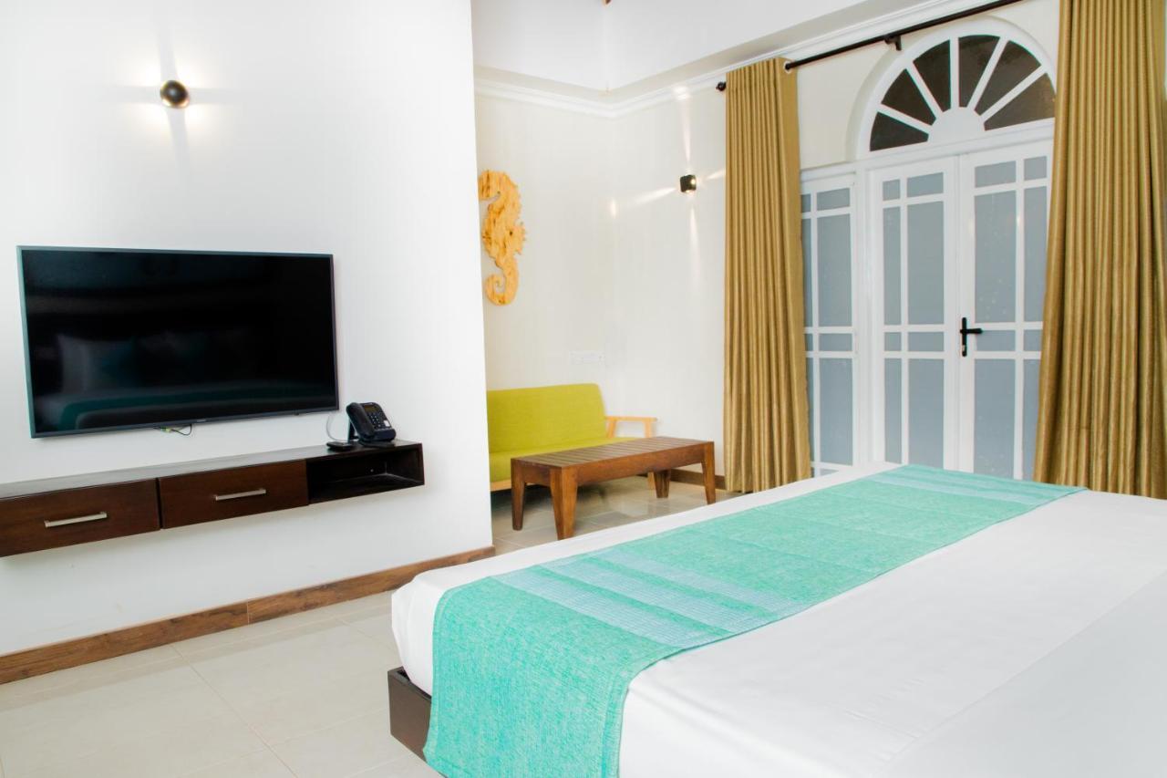Seahorse Hotel & Spa Negombo Exteriör bild
